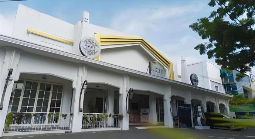 Hotel Riche Heritage Alun Alun