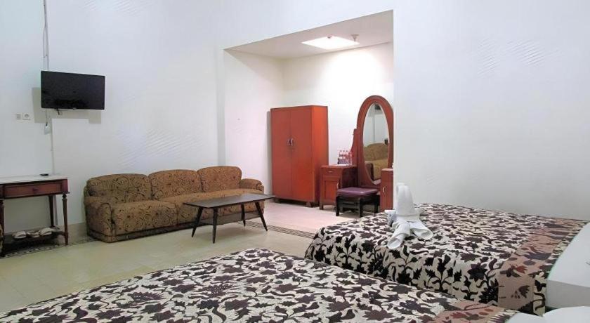 Hotel Riche Heritage Alun Alun